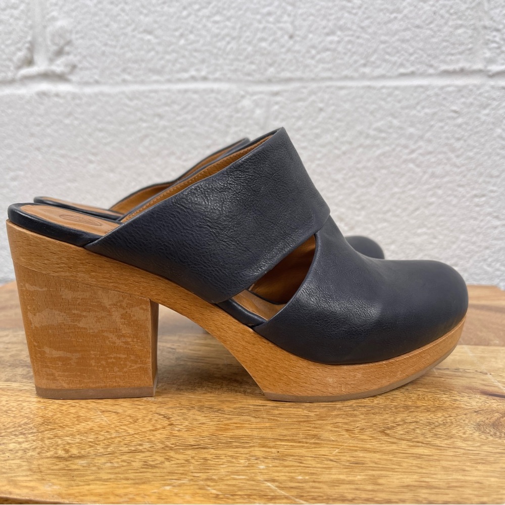 Coclico Noodled Cutout  Blue Leather Platform Clogs Size 36/6